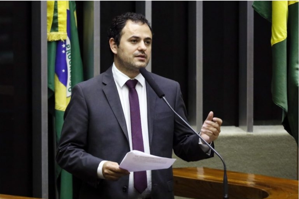 Deputado Federal Glauber Braga (PSOL) participa de reunião virtual do SNM e grava mensagem aos moedeiros.