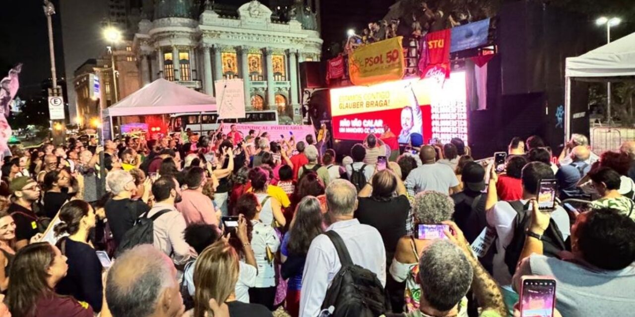 Moedeiros marcam presença no Ato “Glauber Fica”