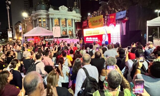 Moedeiros marcam presença no Ato “Glauber Fica”