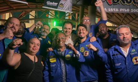 Aniversário de Glauber Braga marca lançamento de Bancada Radical no Rio de Janeiro.